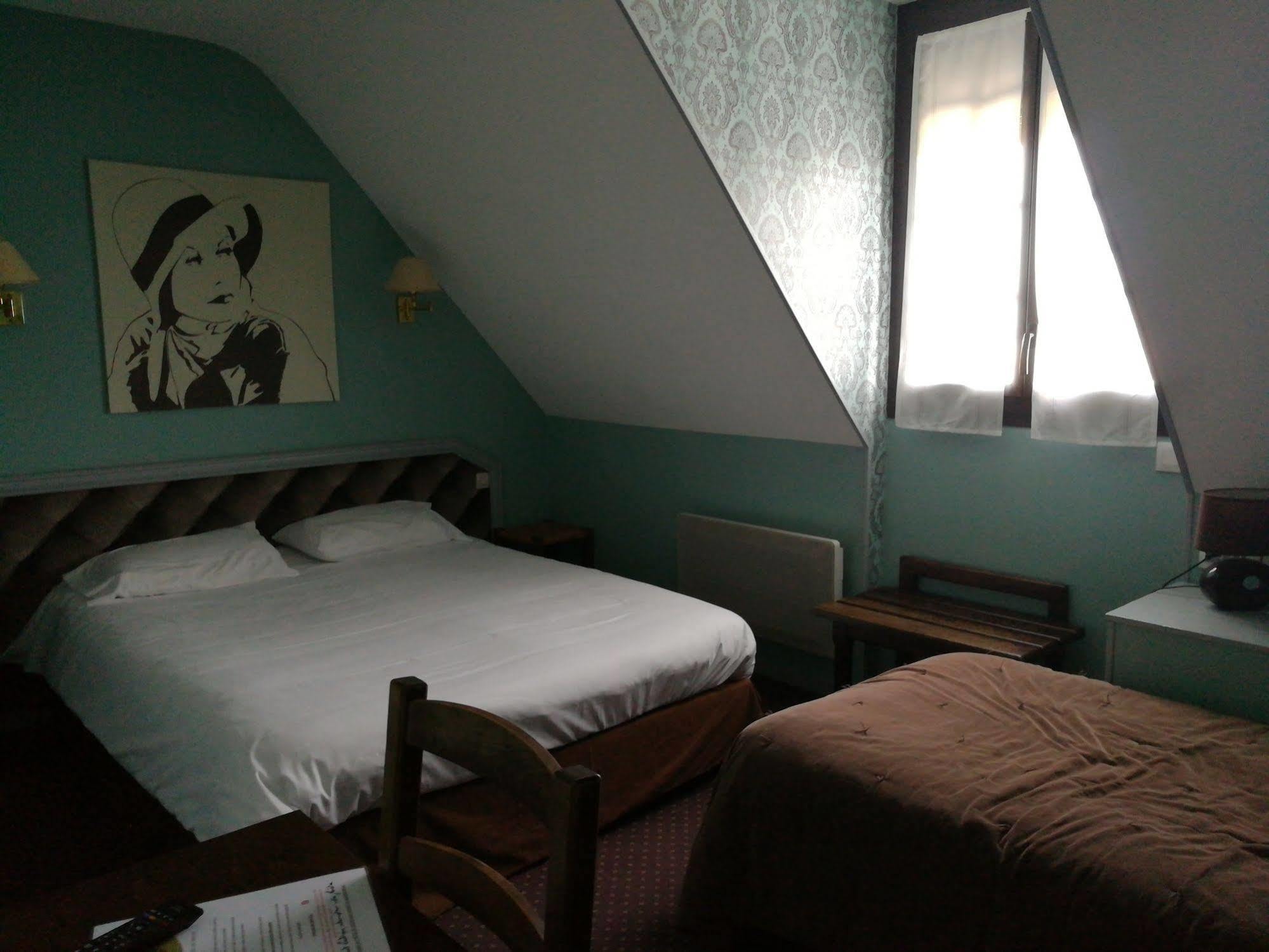 Contact Hotel Du Relais Thouars Eksteriør billede