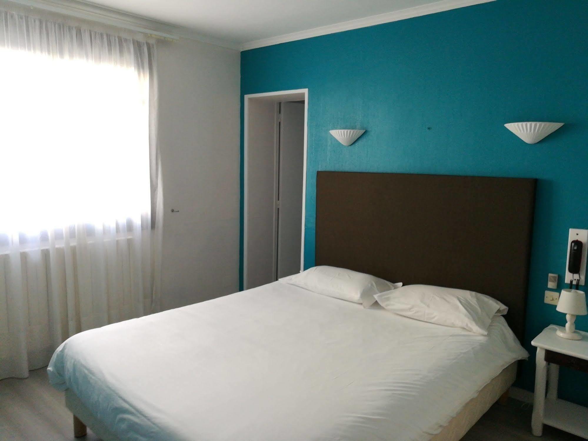 Contact Hotel Du Relais Thouars Eksteriør billede